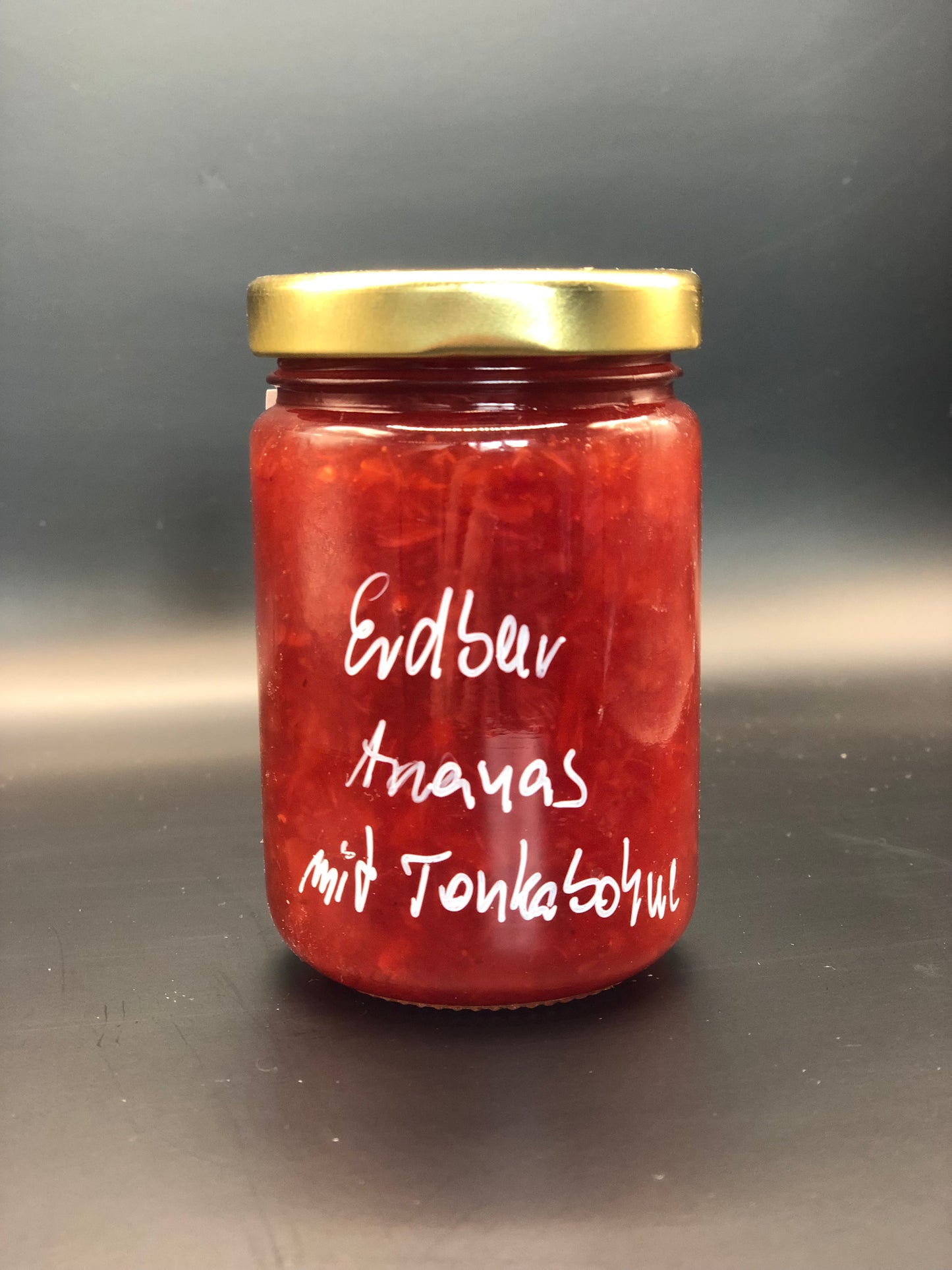 Fruchtaufstrich Erdbeere-Ananas mit Tonkabohne